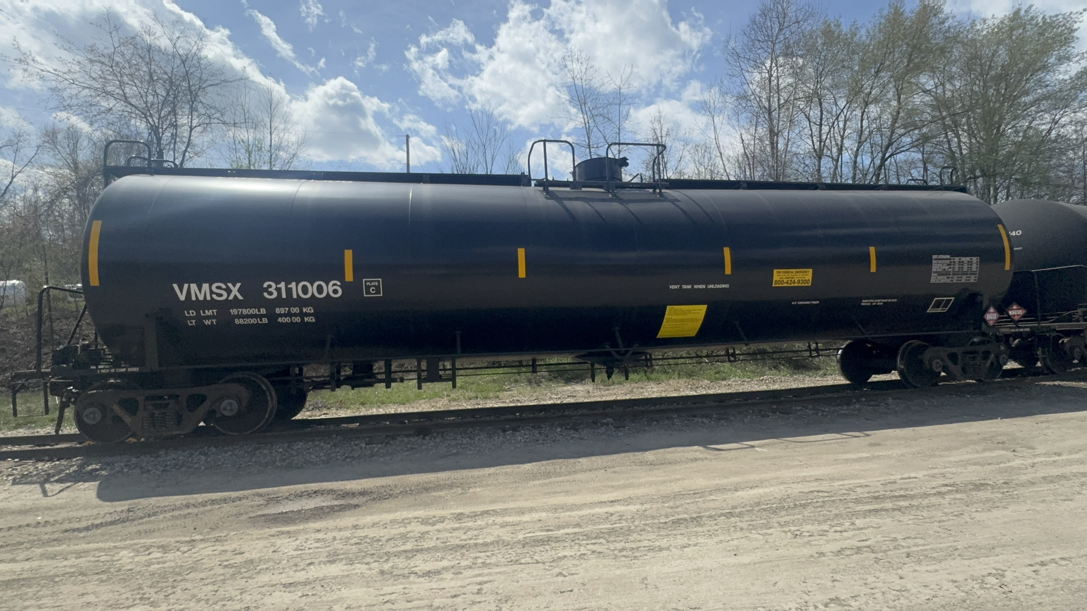 DOT-117R100W crude-oil tank car at the Cadiz, Ohio rail loading rack
